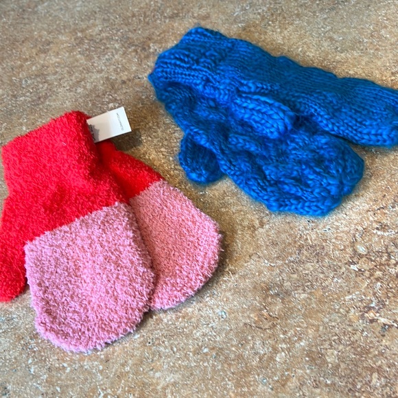 Mittens - Picture 1 of 1